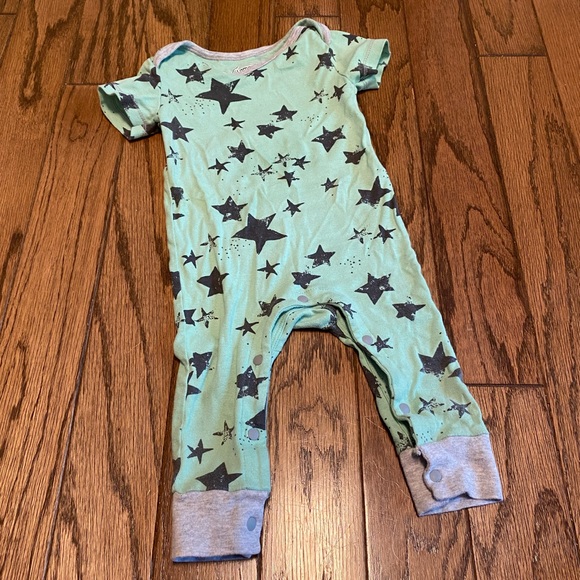 Lamaze Other - BOGO FREE Lamaze ORGANIC Sleeveless Romper Stars